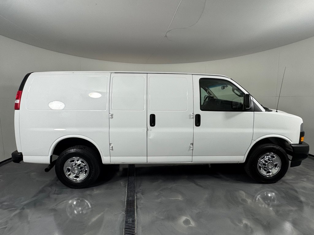 Used 2019 Chevrolet Express 2500 w/ Driver Convenience Package RWD image 4