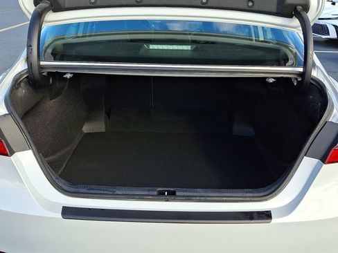 Used 2024 Toyota Camry SE image 28