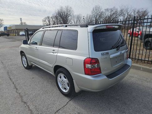 Used 2006 Toyota Highlander Limited w/ Leather Trim Pkg image 6