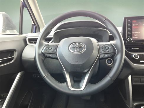 Used 2022 Toyota Corolla Cross LE image 12