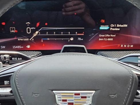 Certified 2025 Cadillac Escalade ESV V AWD/4WD image 19