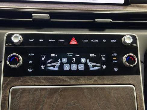 Used 2025 Genesis GV80 3.5T Advanced image 18