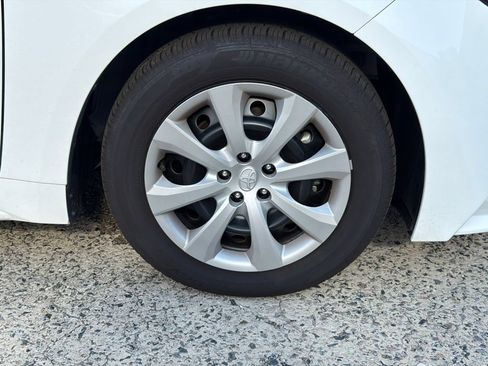 Used 2026 Toyota Corolla LE FWD image 14