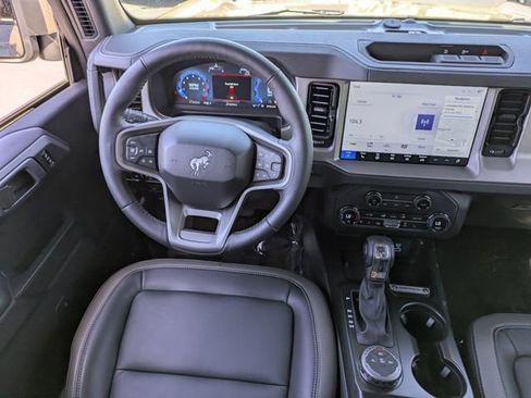 Used 2025 Ford Bronco Outer Banks AWD/4WD image 17
