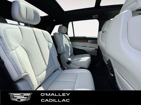 New 2026 Cadillac Vistiq Luxury w/ LPO, Floor Liner Package image 13