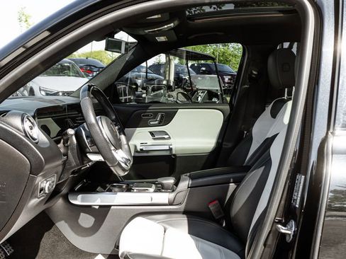 Used 2022 Mercedes-Benz GLB 35 AMG 4MATIC image 24