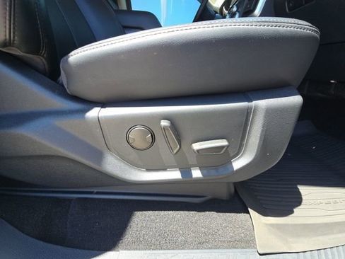 Used 2024 Ford Expedition XLT image 23