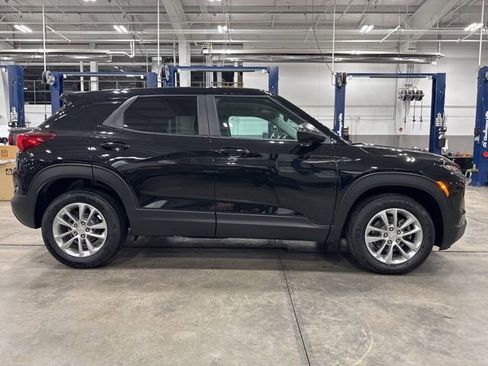 Used 2024 Chevrolet TrailBlazer LS w/ LS Convenience Package image 8