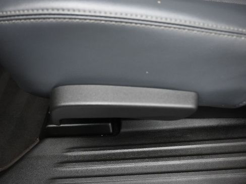 Used 2018 Buick Enclave Essence AWD/4WD image 33