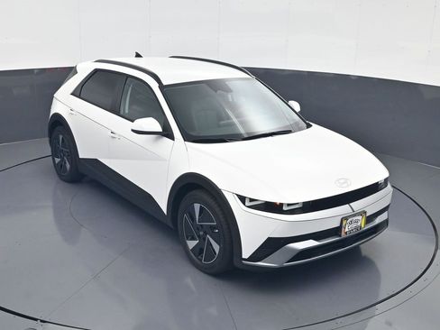 New 2025 Hyundai Ioniq 5 SEL image 15