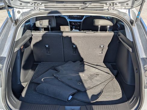 Used 2024 Chevrolet Trax LT w/ Driver Confidence Package image 32