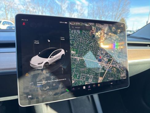 Used 2023 Tesla Model 3 Standard Range image 28