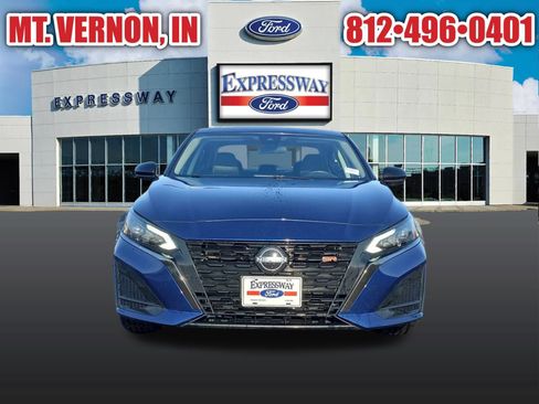 Used 2024 Nissan Altima 2.5 SR image 3