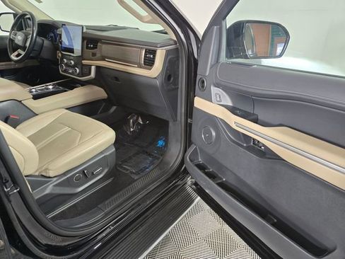Used 2023 Ford Expedition Max Limited image 12