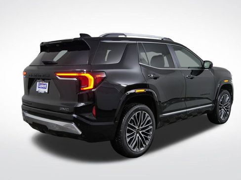 New 2026 GMC Terrain Denali w/ LPO, Black Badging Package image 2
