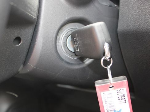 Used 2025 Toyota RAV4 LE AWD/4WD image 26