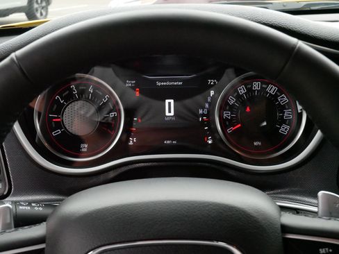 Used 2018 Dodge Challenger GT w/ Driver Convenience Group AWD/4WD image 21