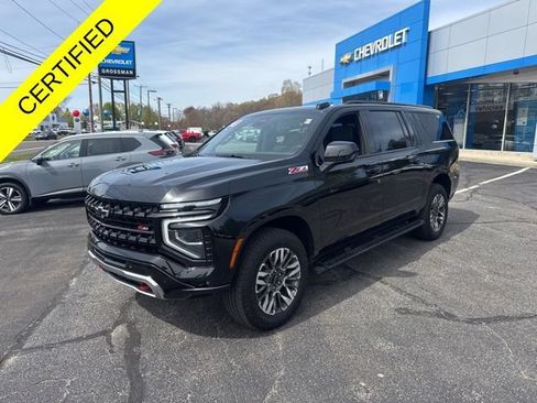 Used 2025 Chevrolet Suburban Z71 AWD/4WD image 5