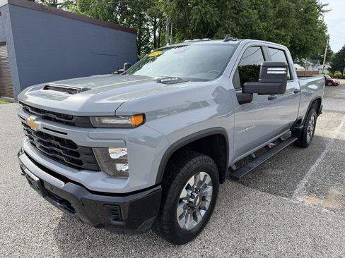 Used 2025 Chevrolet Silverado 2500 Custom w/ Custom Value Package AWD/4WD image 1