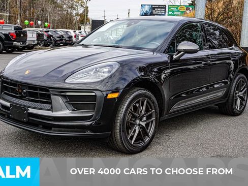 Used 2023 Porsche Macan Turbo image 3