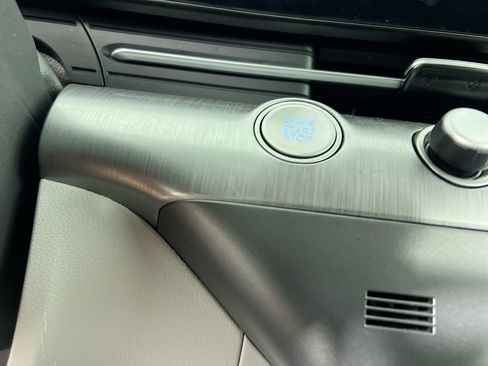 Used 2024 Hyundai Kona SEL FWD image 21