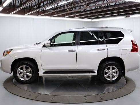 Used 2010 Lexus GX 460 image 4
