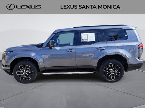 Used 2024 Lexus GX 550 w/ Cold Area Package AWD/4WD image 8