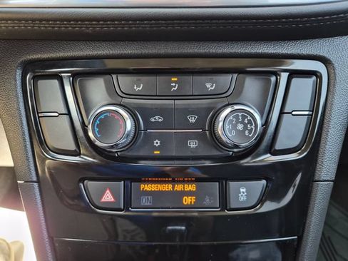 Used 2022 Buick Encore Preferred w/ Safety Package AWD/4WD image 25