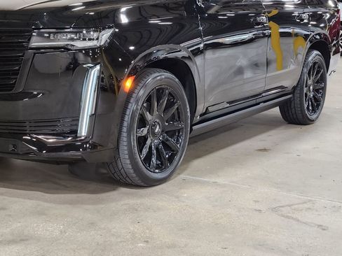 Used 2021 Cadillac Escalade Premium Luxury Platinum image 17