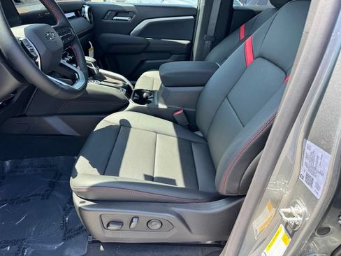 New 2026 Chevrolet Colorado Z71 w/ Midnight Edition AWD/4WD image 13