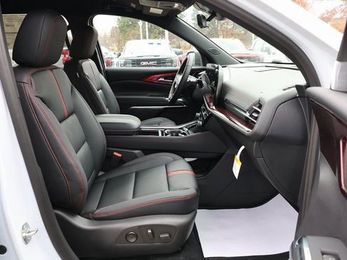 New 2026 Chevrolet Traverse RS image 40