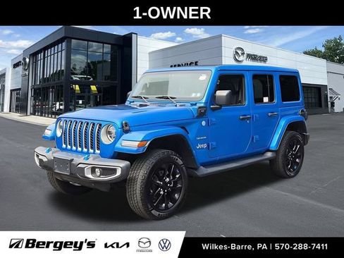 Used 2022 Jeep Wrangler Unlimited Sahara w/ Cold Weather Group AWD/4WD image 1