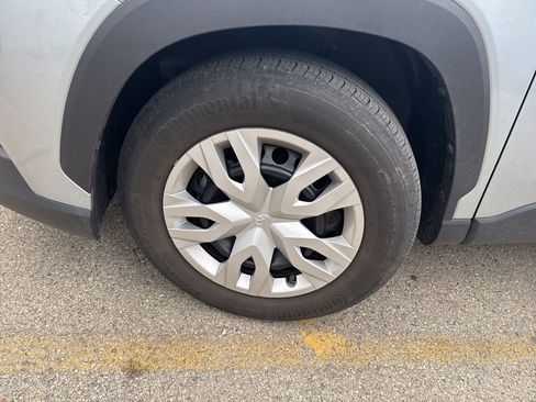 Used 2023 Toyota Corolla Cross L image 27