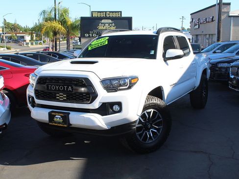 Used 2019 Toyota Tacoma TRD Sport w/ Technology Package RWD image 36