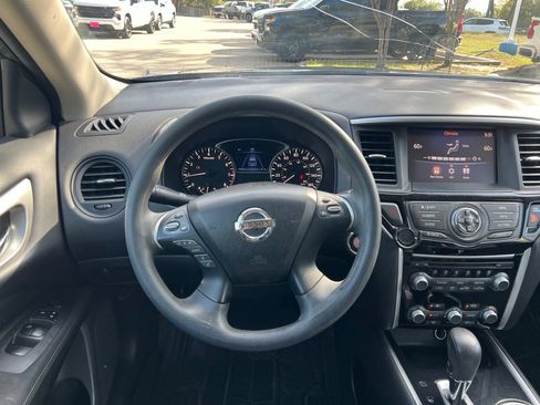 Used 2017 Nissan Pathfinder S FWD image 13