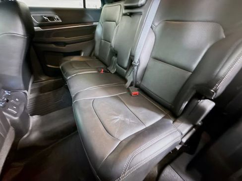Used 2016 Ford Explorer Limited image 24