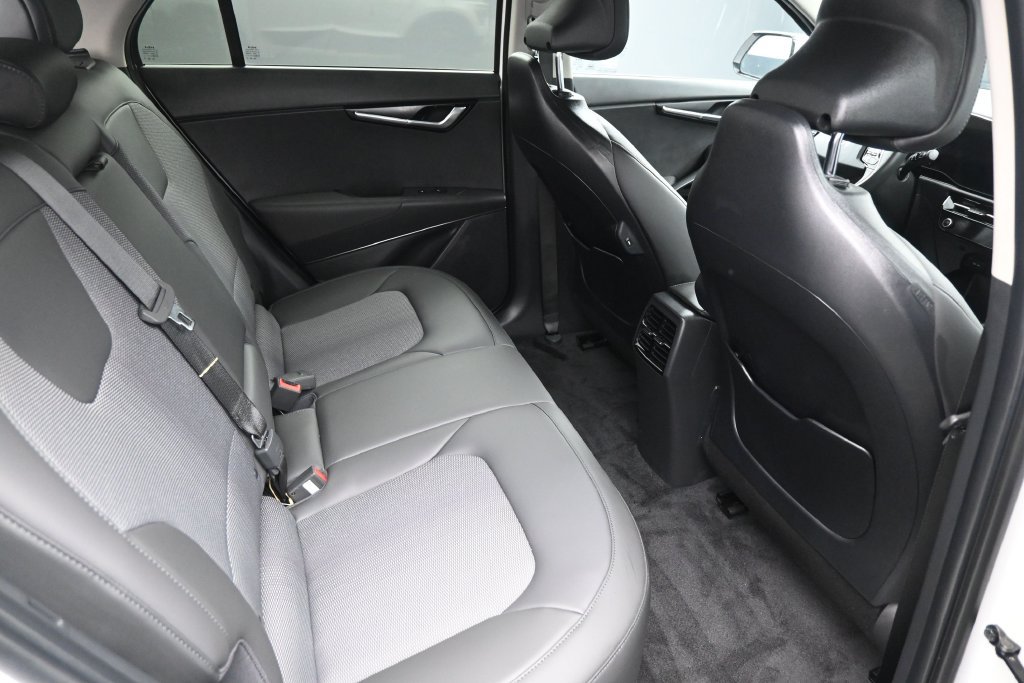 Used 2025 Kia Niro Wind w/ Wind Preserve Package FWD image 29