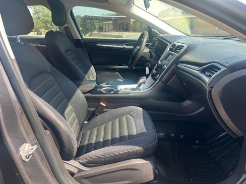 Used 2014 Ford Fusion SE FWD image 10