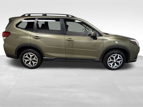 Used 2023 Subaru Forester Premium AWD/4WD image 12