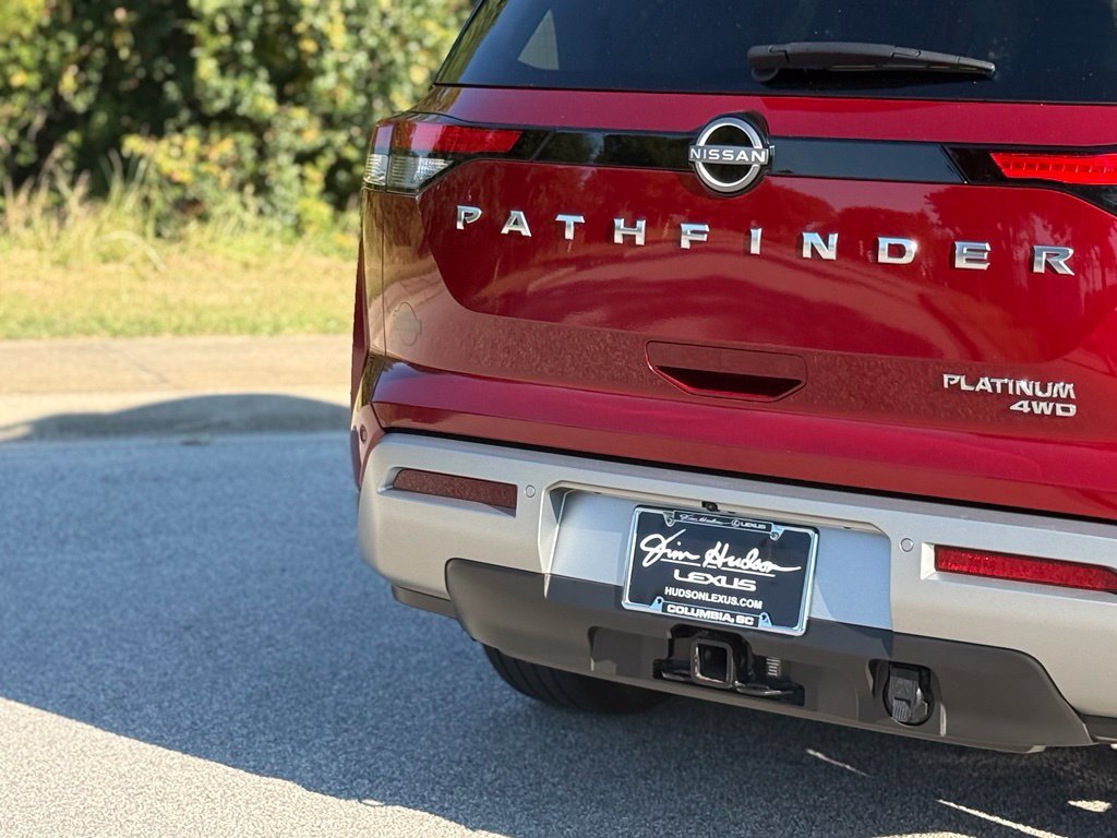 Used 2022 Nissan Pathfinder Platinum w/ Lighting Package (N93) AWD/4WD image 14