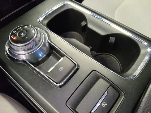 Used 2019 Ford Fusion SE w/ Equipment Group 151A FWD image 26