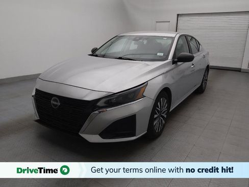 Used 2024 Nissan Altima 2.5 SV image 1