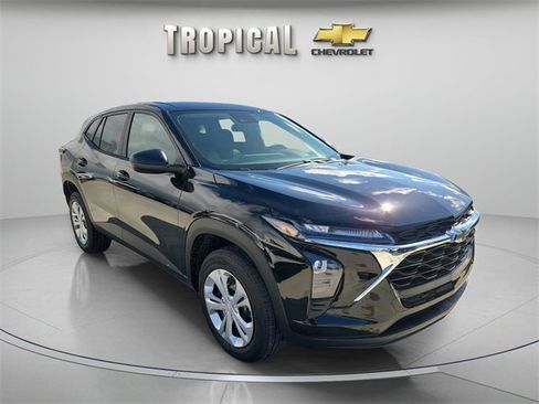 New 2026 Chevrolet Trax LS image 5