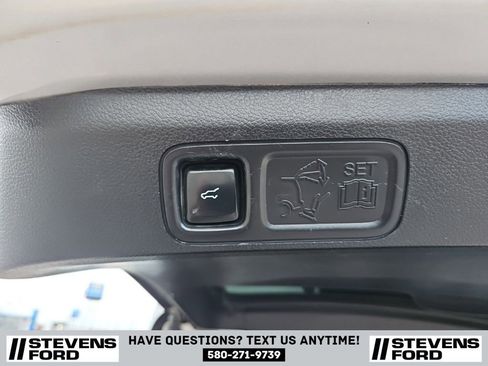 Used 2018 Ford Expedition Limited w/ Equipment Group 301A AWD/4WD image 33