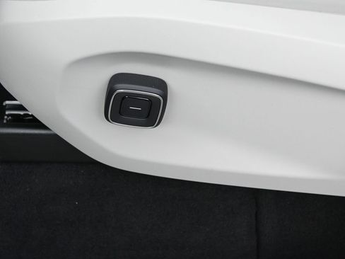 Used 2025 Volvo EX90 Ultra image 12