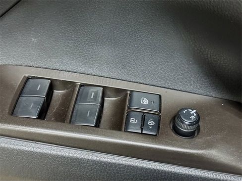 Used 2023 Toyota Camry SE image 11