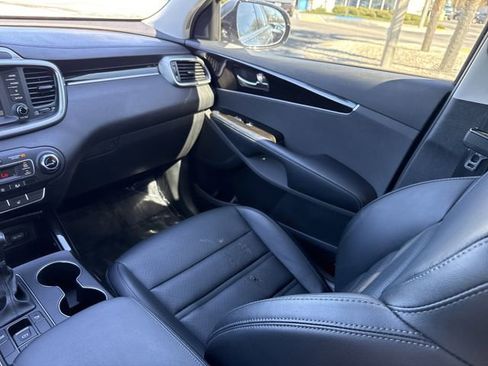 Used 2020 Kia Sorento EX image 22