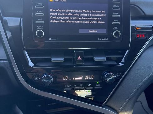 Used 2024 Toyota Camry SE image 13