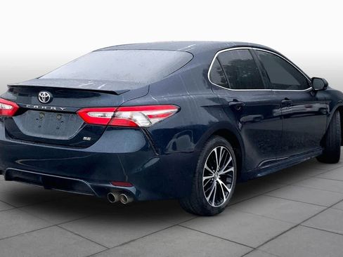 Used 2018 Toyota Camry SE FWD image 13