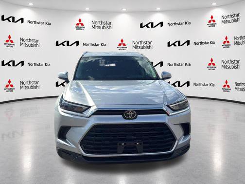 Used 2025 Toyota Grand Highlander AWD image 14